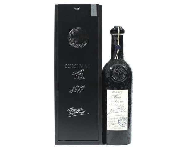 Коньяк ЛЕРО Фэн Буа 1977 46% 700мл п/у (дерево) / интернет-магазин напитков Лоза в Улан-Удэ