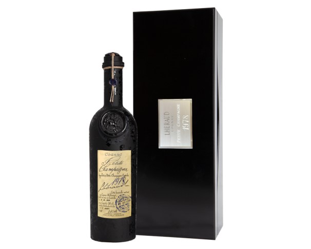 Коньяк ЛЕРО Птит Шампань 1978 46% 700мл п/у (дерево) / интернет-магазин напитков Лоза в Улан-Удэ