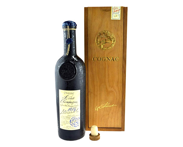 Коньяк ЛЕРО Птит Шампань 1980 46% 700мл п/у (дерево) / интернет-магазин напитков Лоза в Улан-Удэ