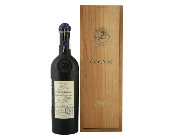 Коньяк ЛЕРО Птит Шампань 1979 48% 700мл п/у (дерево) / интернет-магазин напитков Лоза в Улан-Удэ