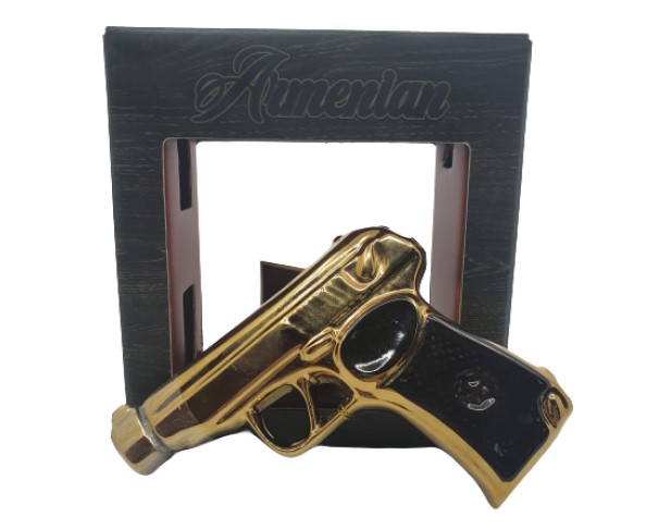 Коньяк СЕМЬ ЗВЕЗД КВ 7 лет Пистолет позолоченный 40% 150мл п/у / интернет-магазин напитков Лоза в Улан-Удэ