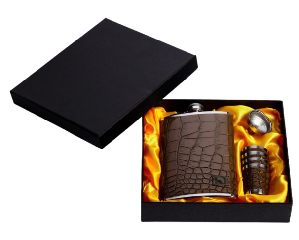 Набор подарочный Орёл 6в1 (фляжка 270мл + 4 рюмки + воронка) 129727 / интернет-магазин напитков Лоза в Улан-Удэ