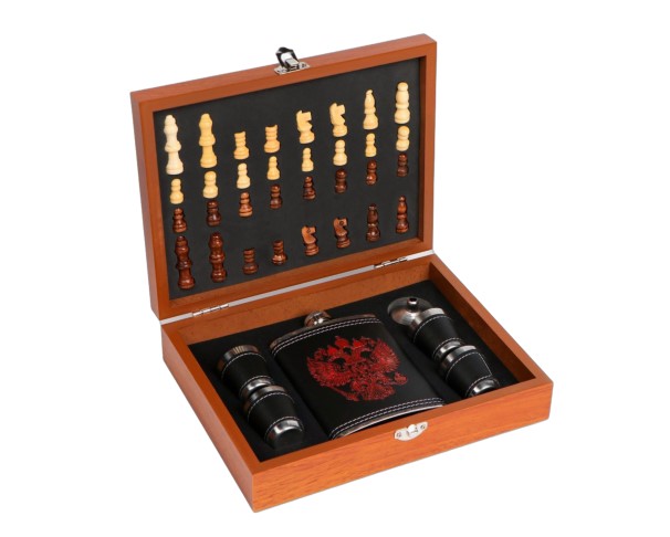 Набор подарочный 7в1 (фляжка+воронка+4 рюмки+шахматы) / интернет-магазин напитков Лоза в Улан-Удэ